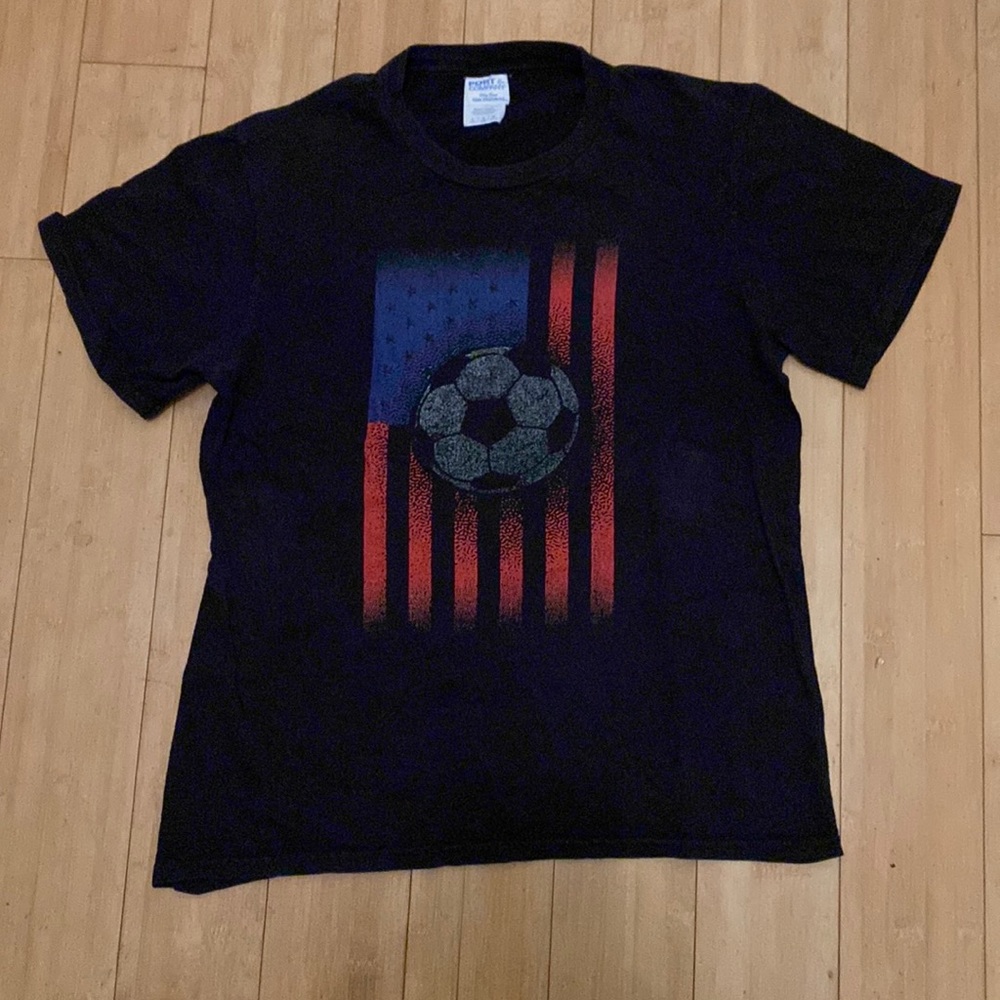 5/$25 Soccer t-shirt, youth large